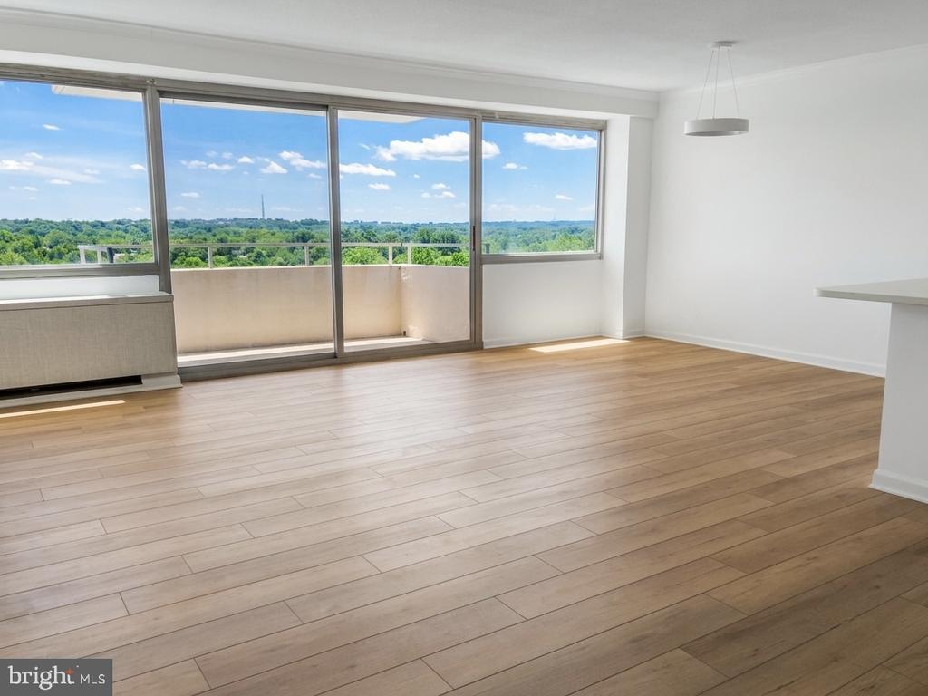 4515 WILLARD AVENUE Unit: 2207