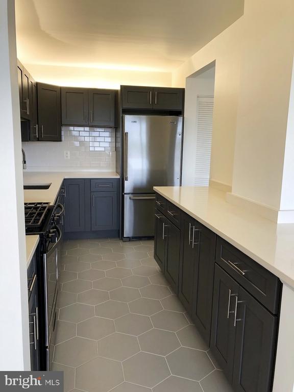 4515 WILLARD AVENUE Unit: 2207