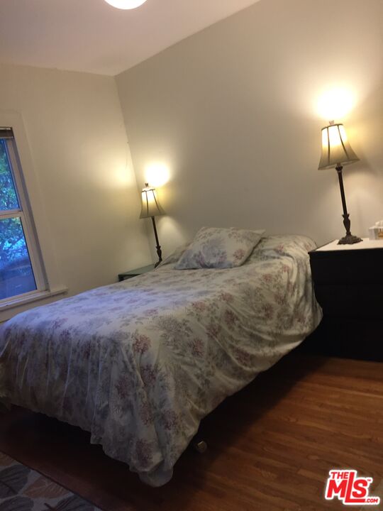 3754 Fredonia Dr