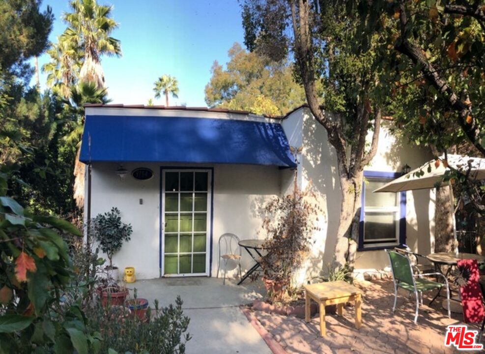 3754 Fredonia Dr