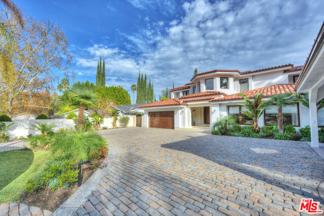 5150 Calvin Ave
