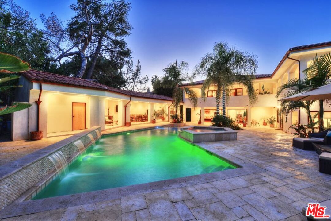 5150 Calvin Ave