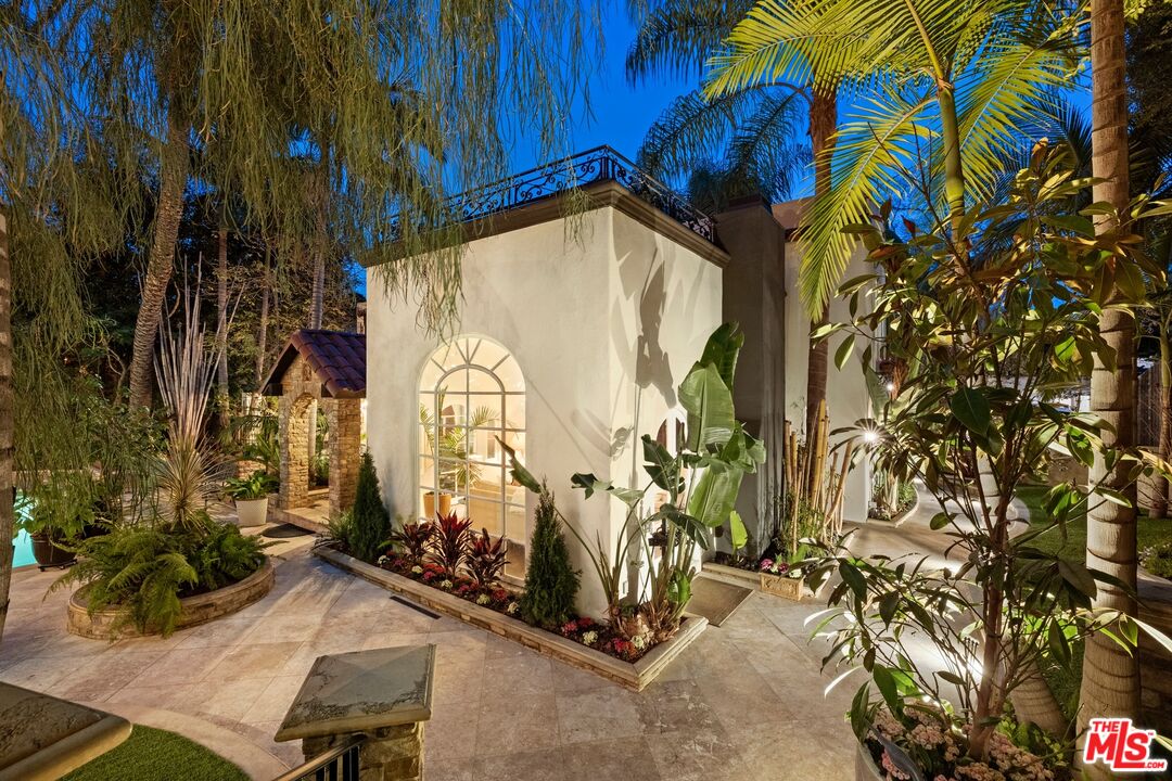 2276 La Granada Dr