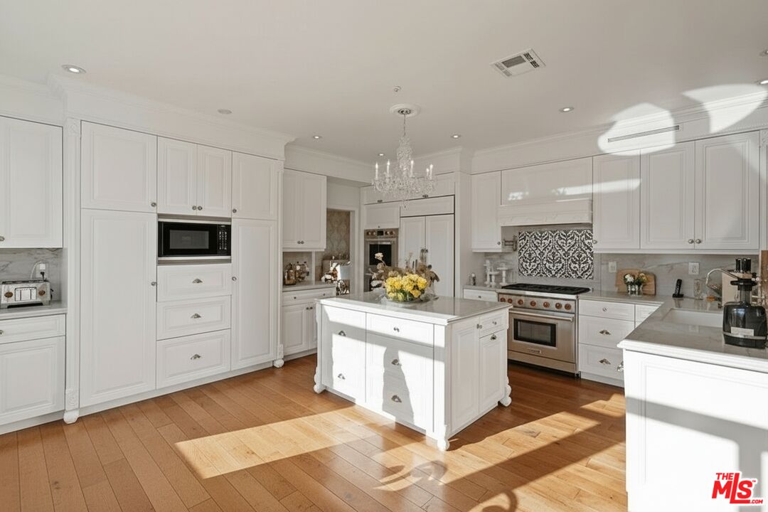 3900 Hilton Head Way