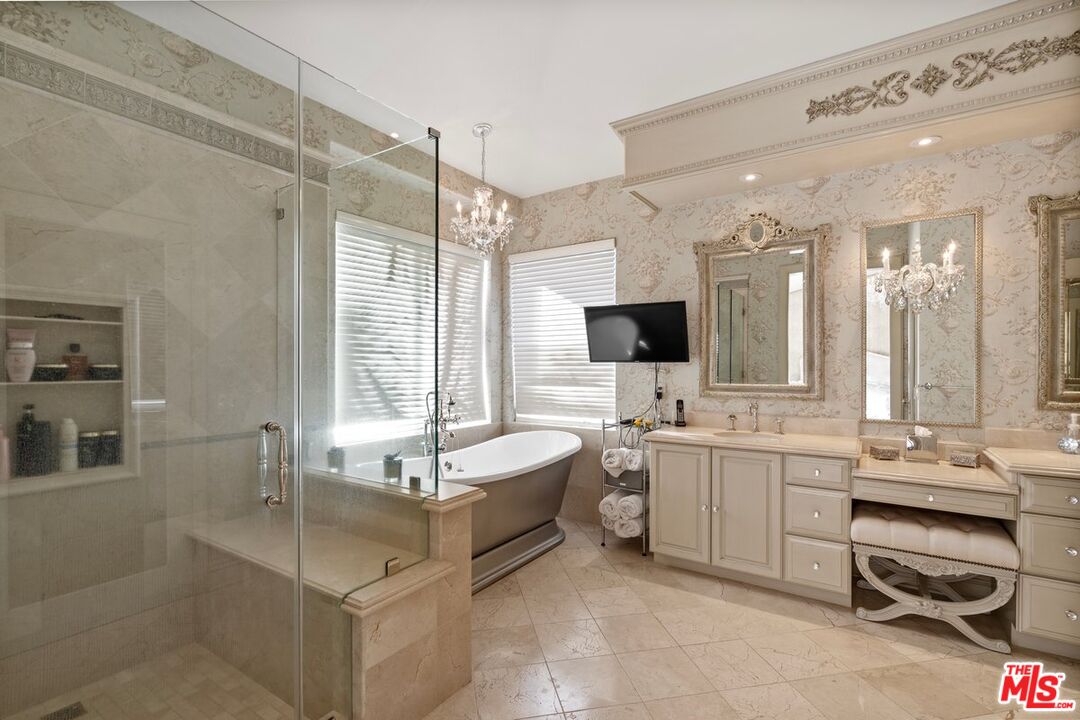 3900 Hilton Head Way