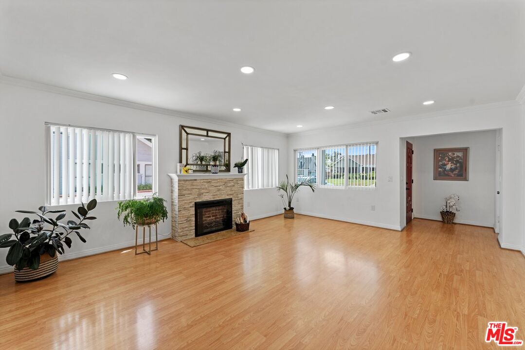 1430 N Dominion Ave
