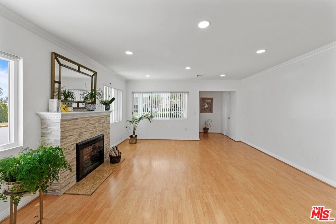 1430 N Dominion Ave