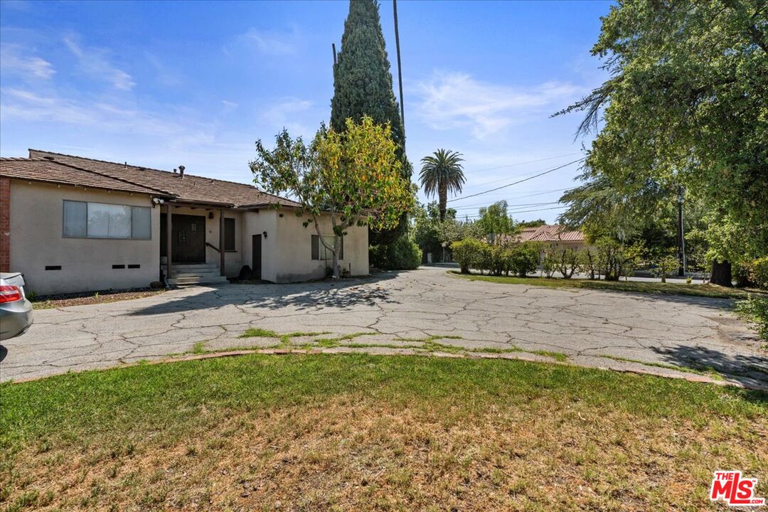 5454 Aura Ave