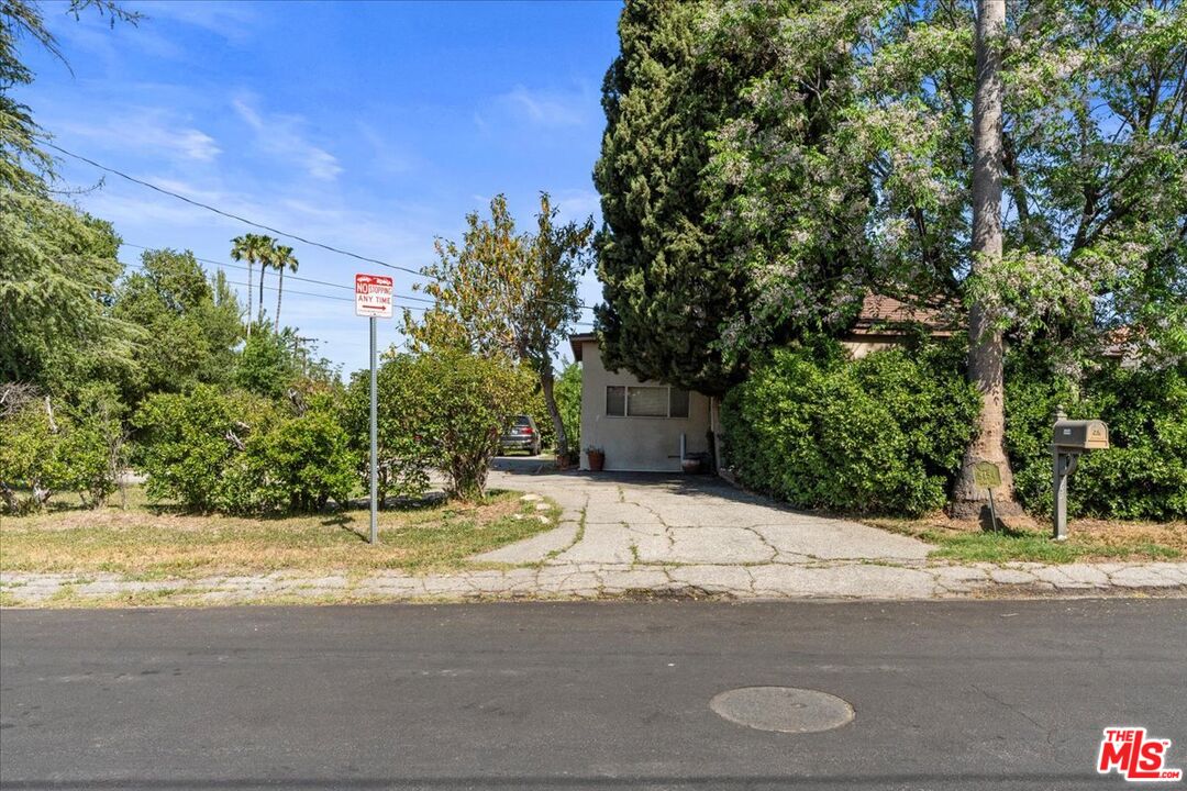 5454 Aura Ave