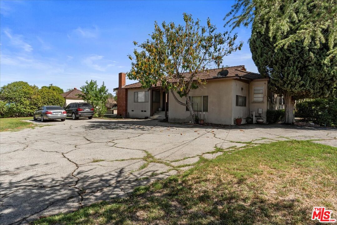 5454 Aura Ave
