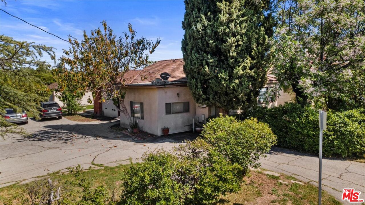 5454 Aura Ave