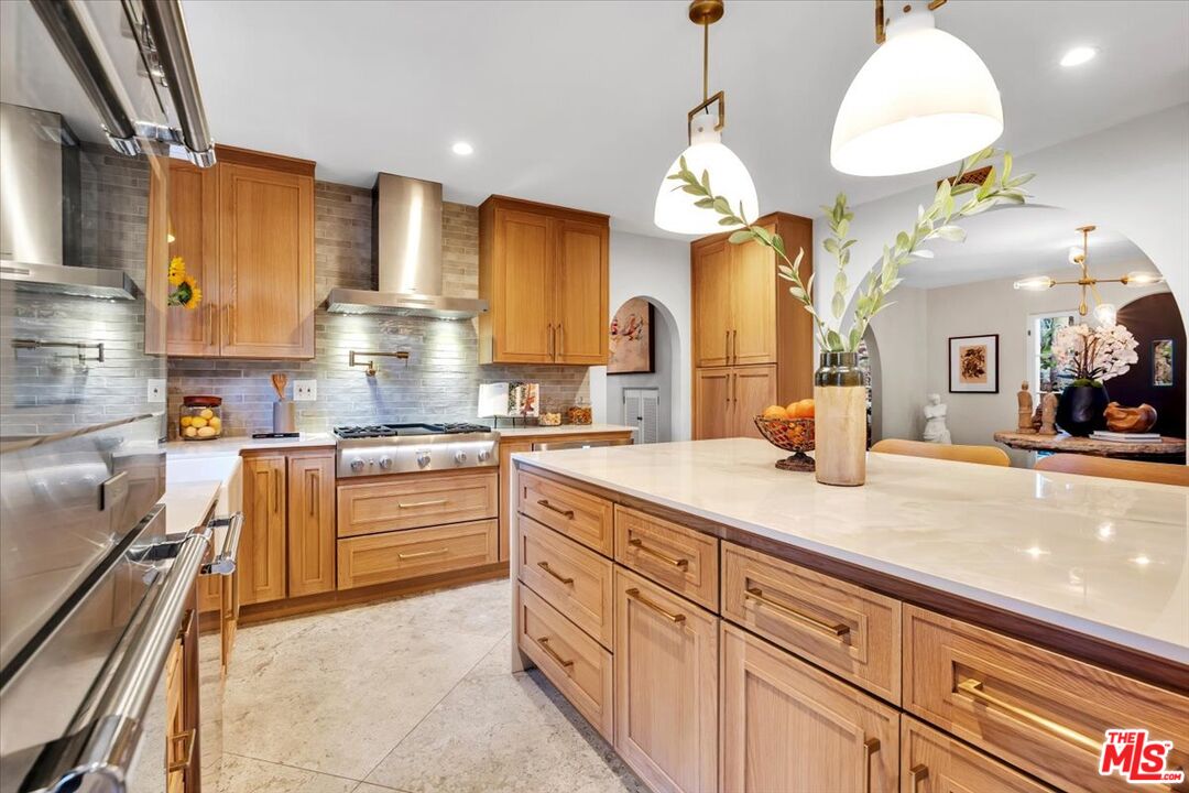 2276 La Granada Dr
