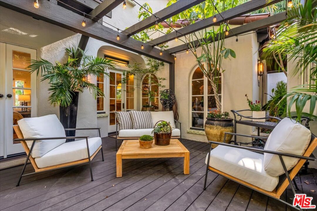 2276 La Granada Dr