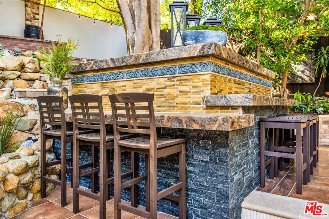 2276 La Granada Dr
