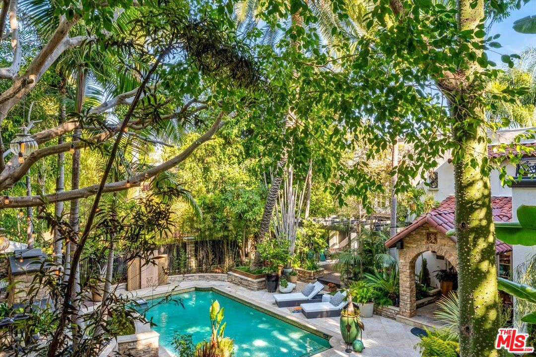 2276 La Granada Dr