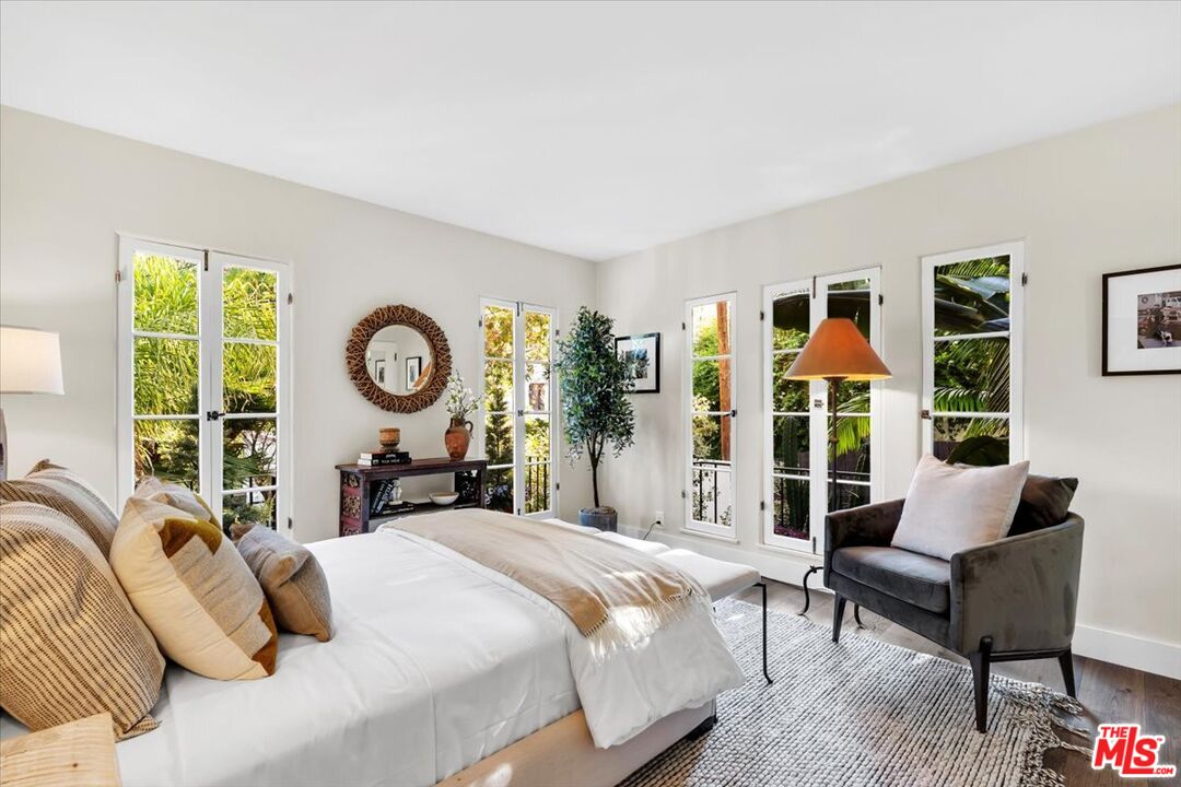 2276 La Granada Dr