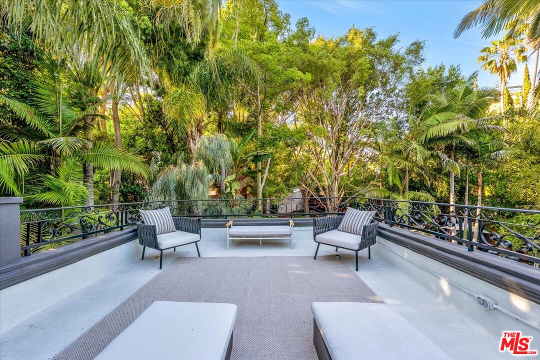 2276 La Granada Dr