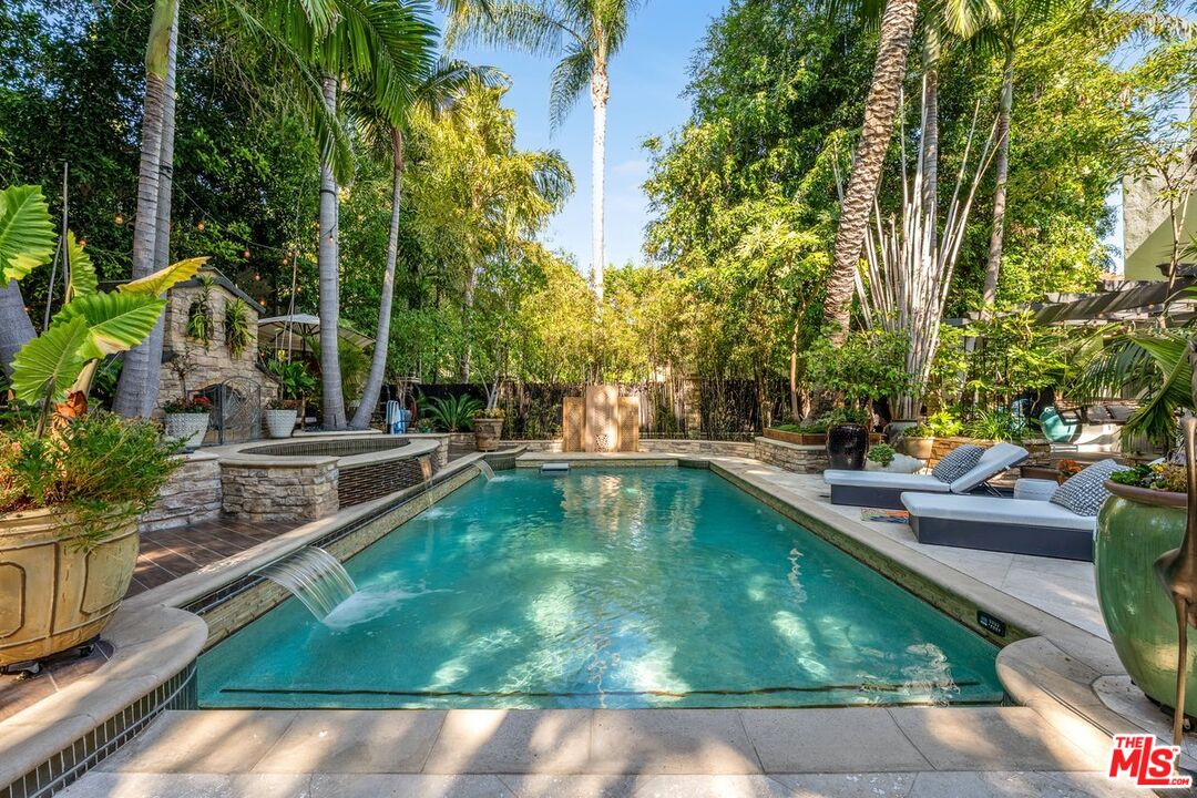 2276 La Granada Dr