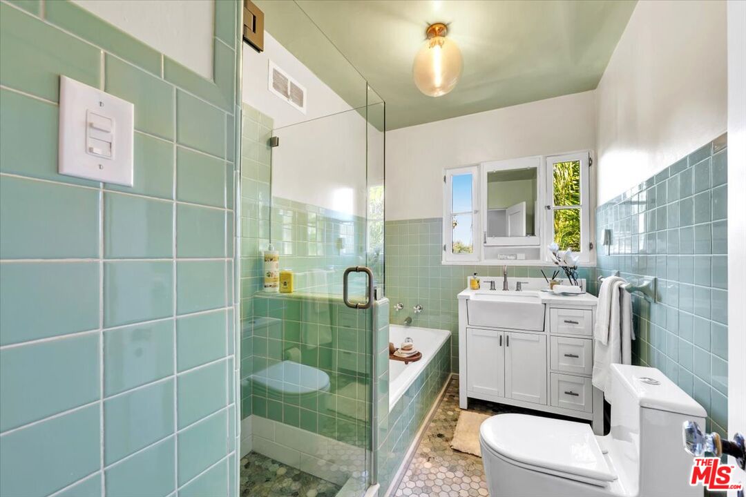 2276 La Granada Dr