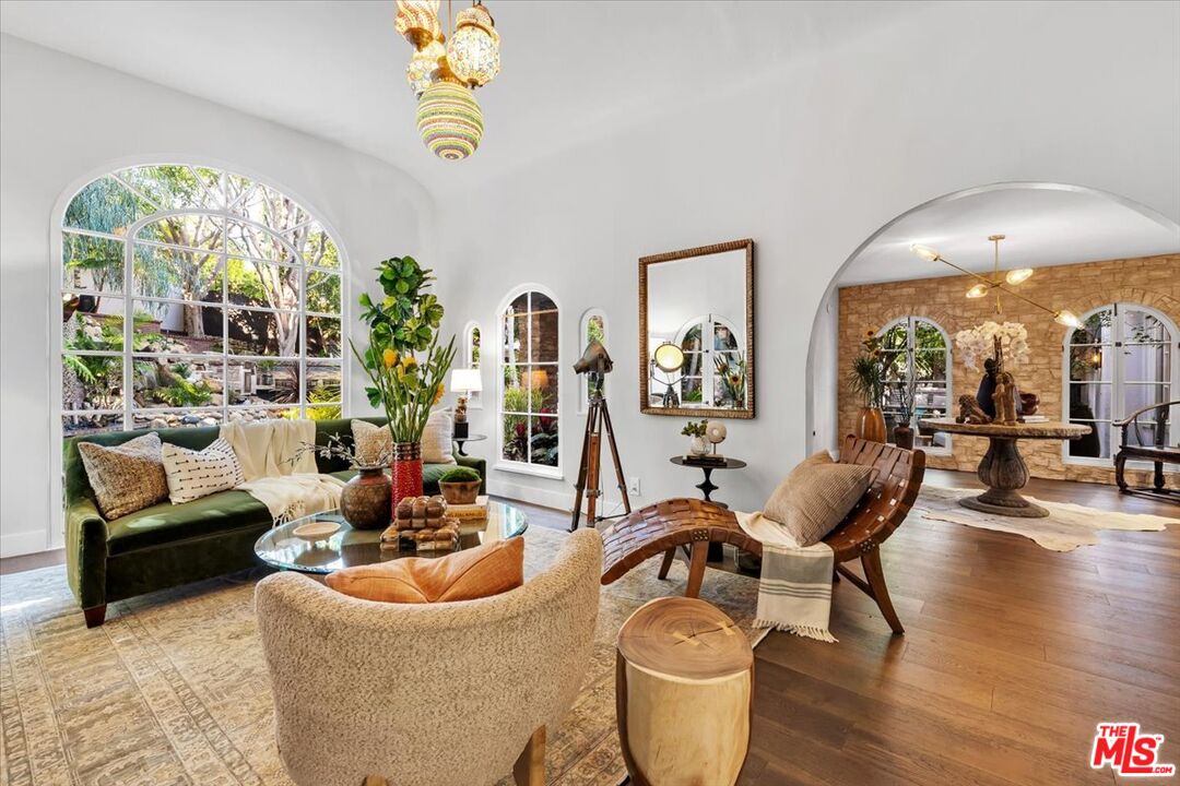 2276 La Granada Dr