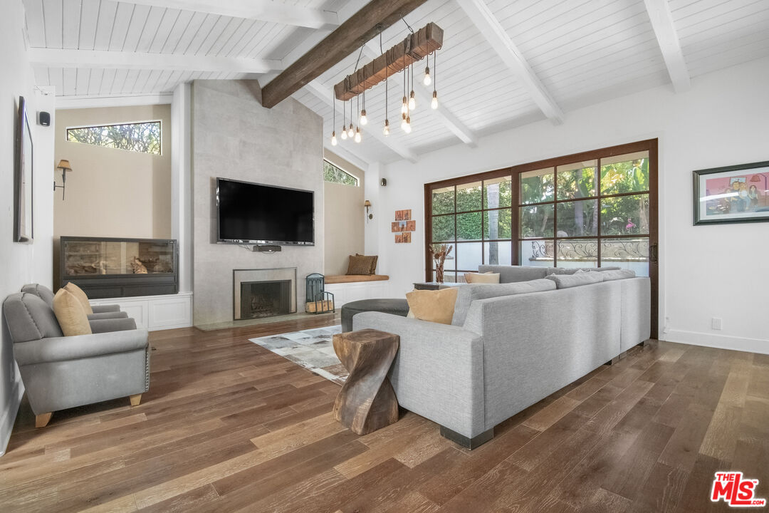 10353 Mississippi Ave