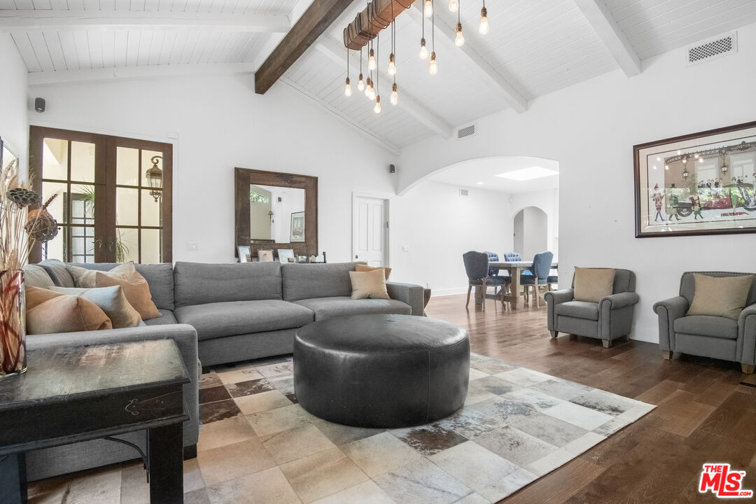 10353 Mississippi Ave