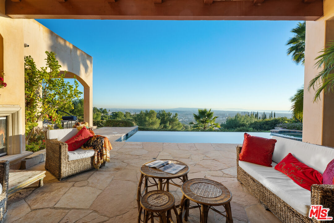 1740 Carla Ridge
