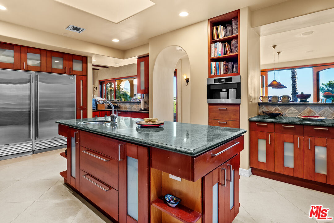 1740 Carla Ridge