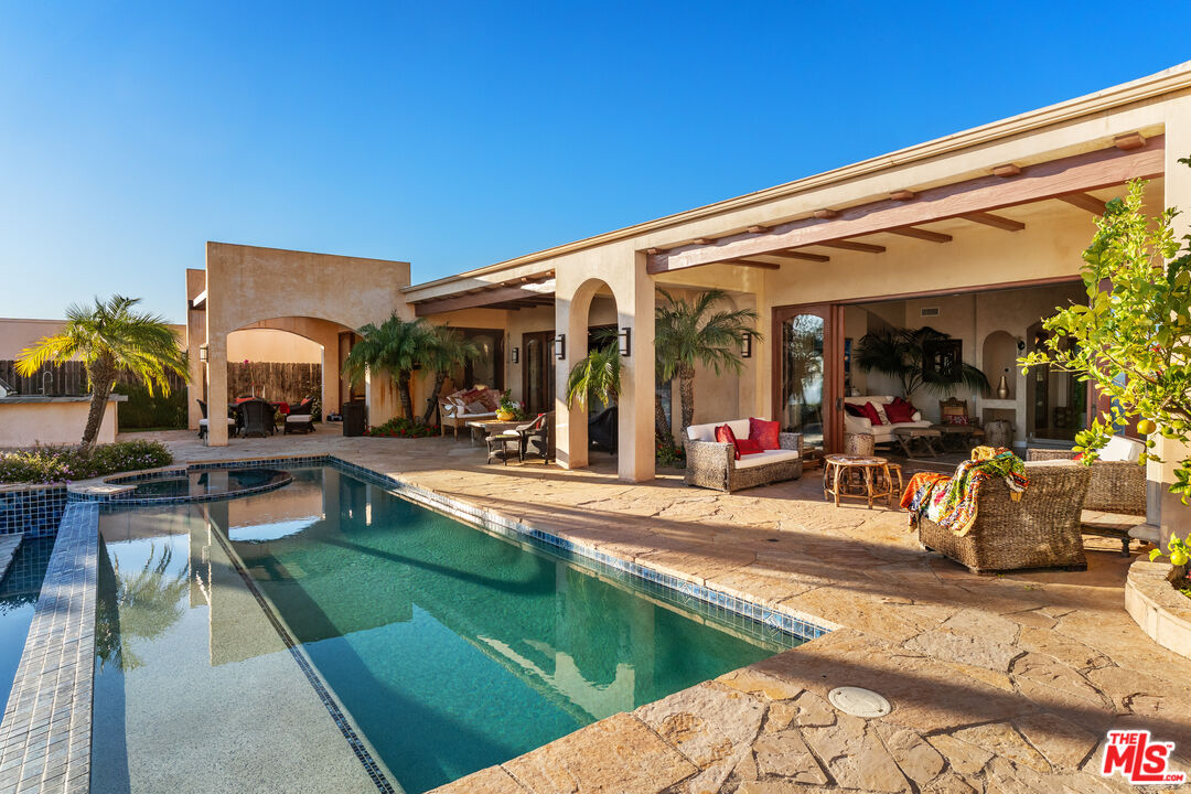 1740 Carla Ridge