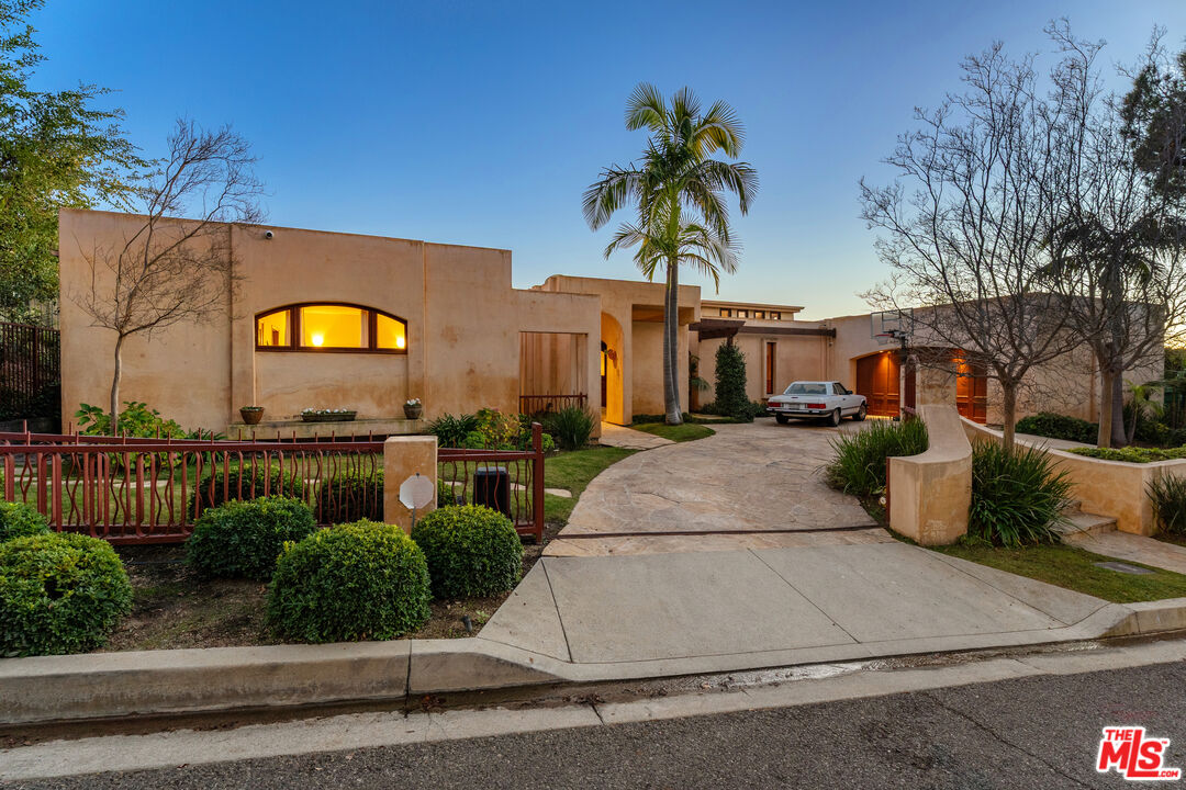 1740 Carla Ridge