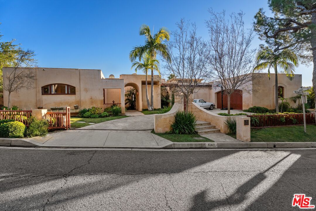 1740 Carla Ridge