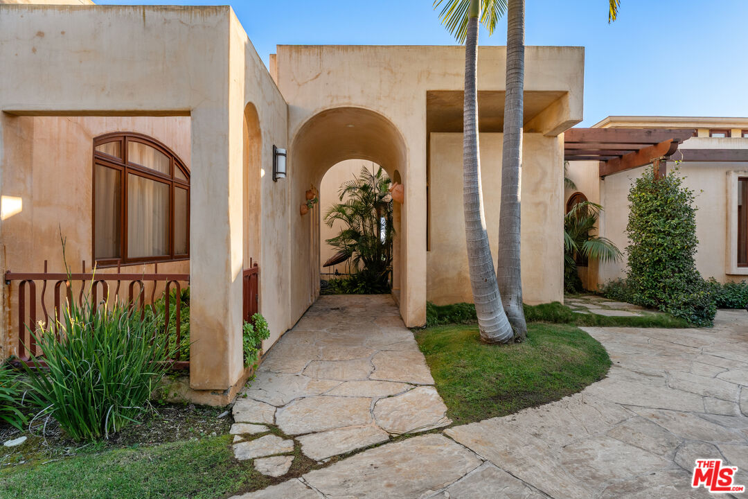 1740 Carla Ridge