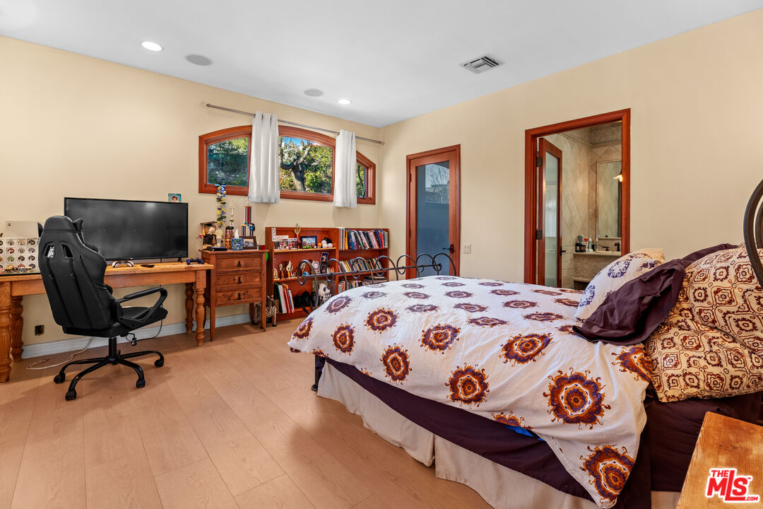 1740 Carla Ridge