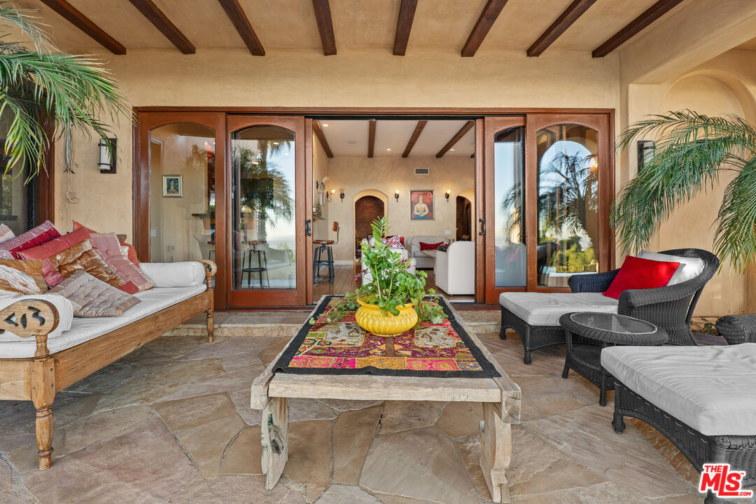 1740 Carla Ridge