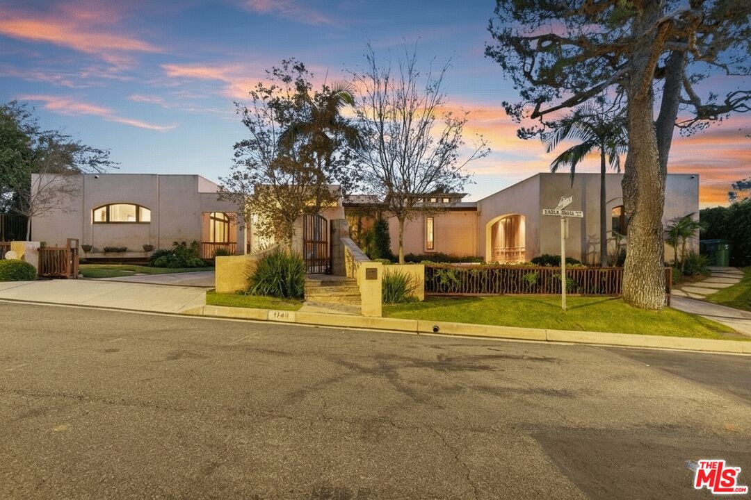 1740 Carla Ridge