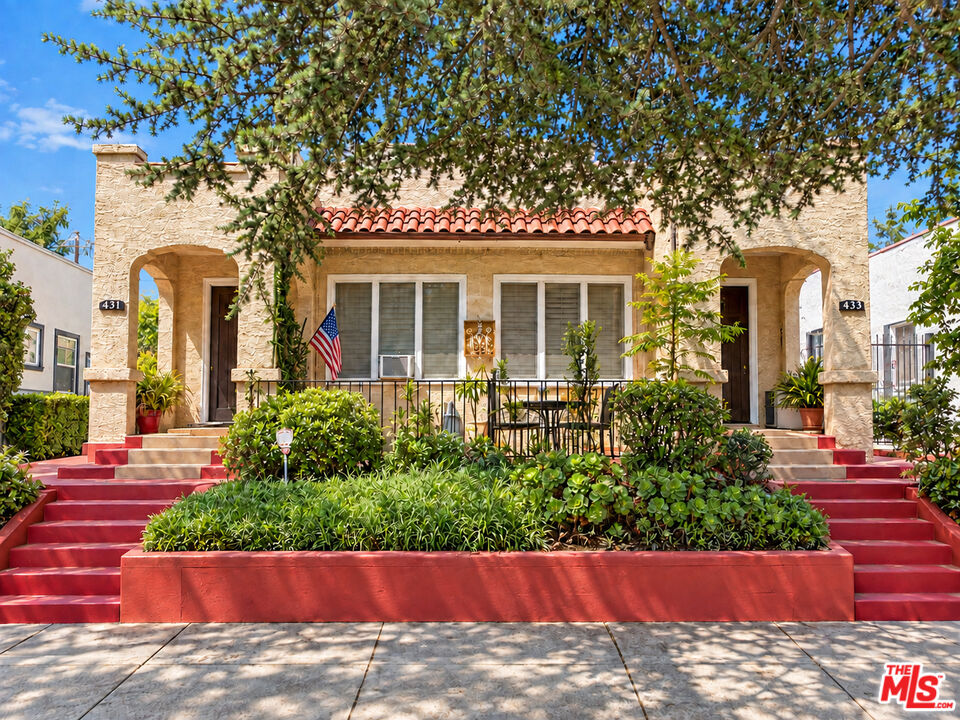 433 N Norton Ave