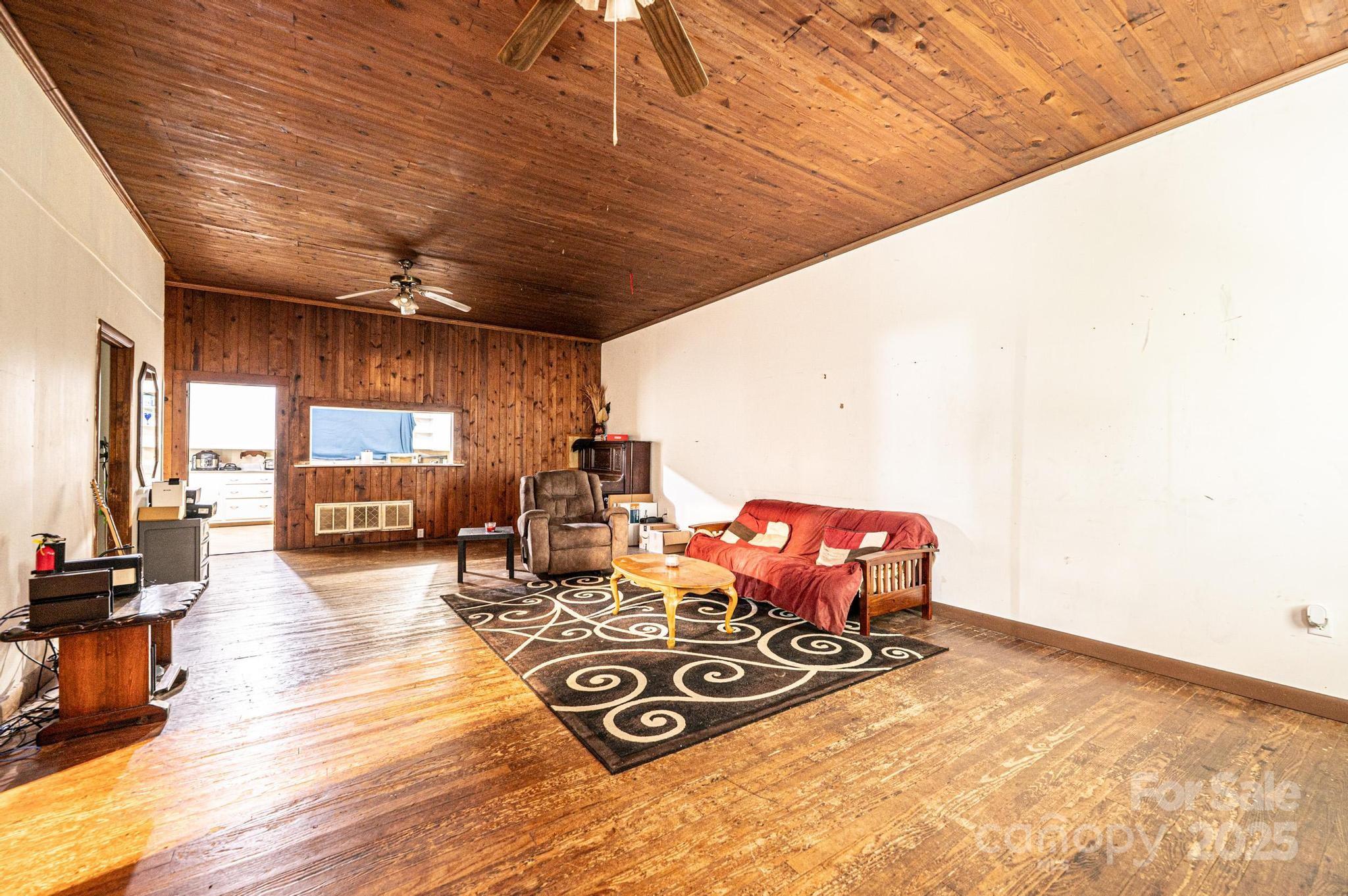 5325 NC 16 Highway N