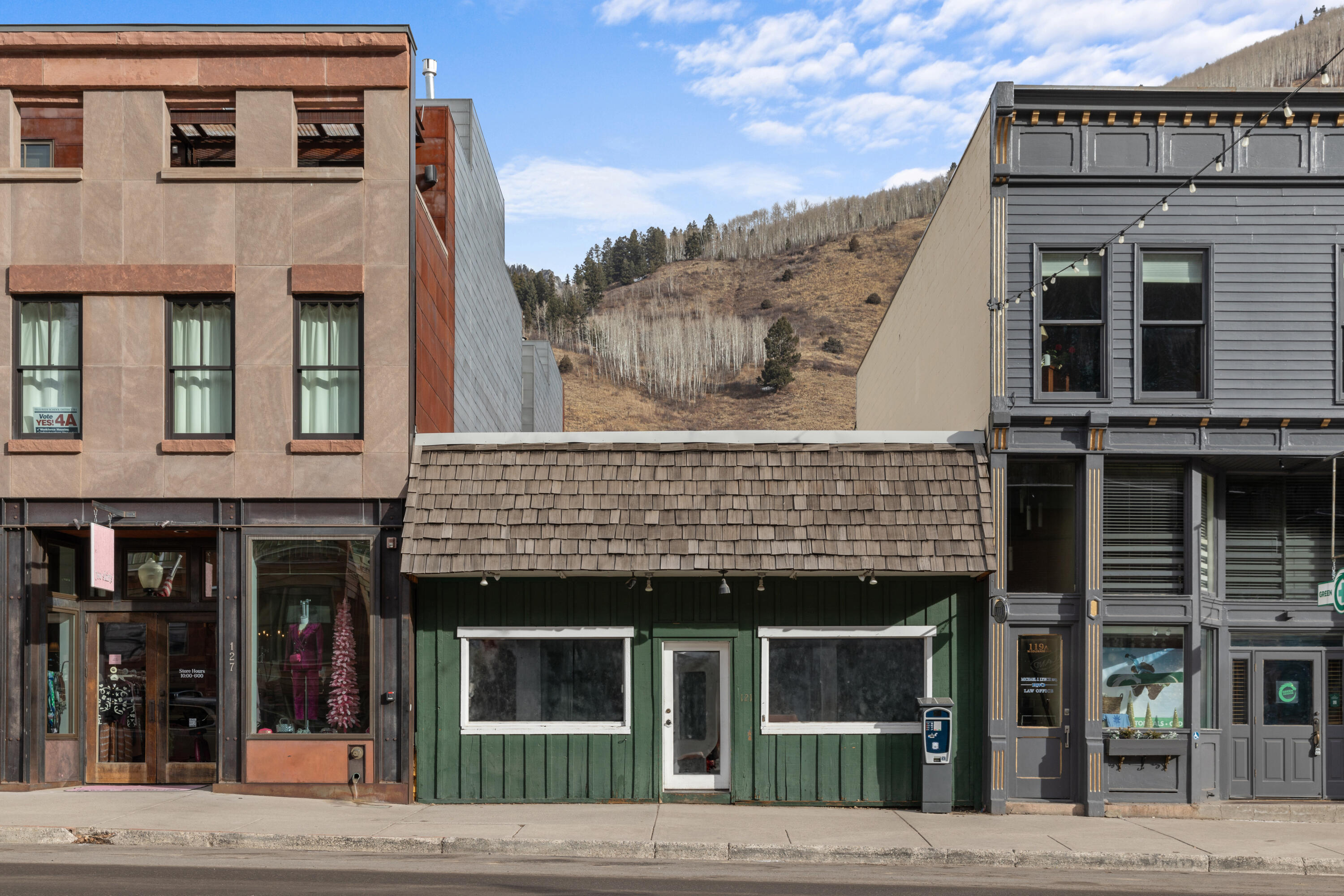 121 W Colorado Avenue