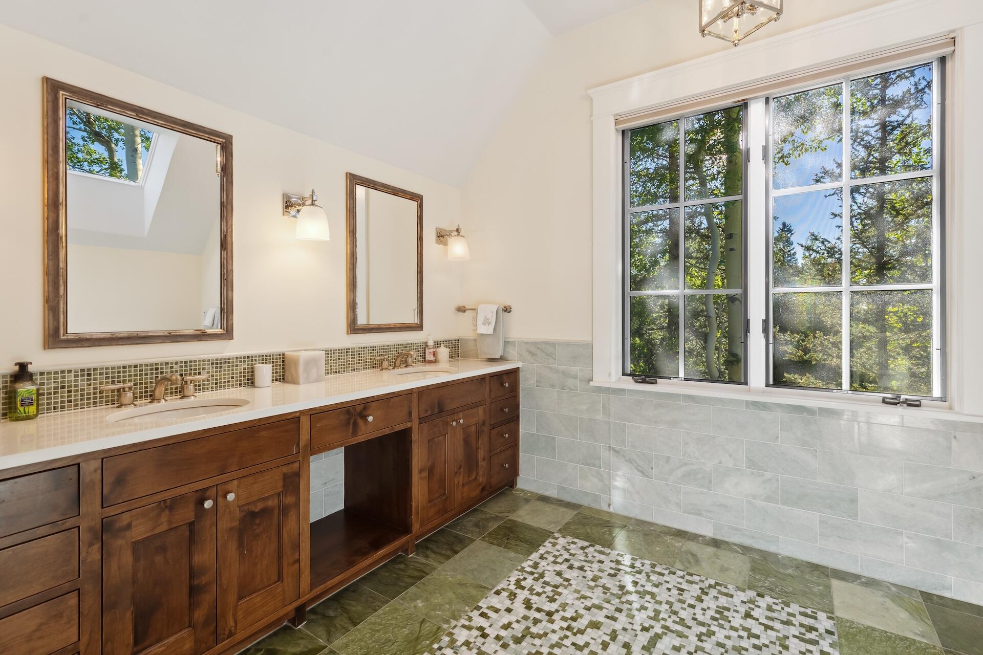 112 Snowfield Drive