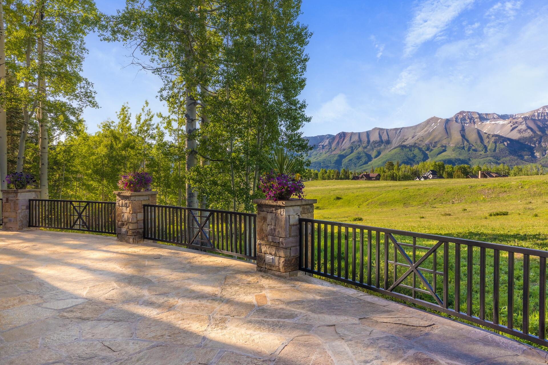 112 Snowfield Drive