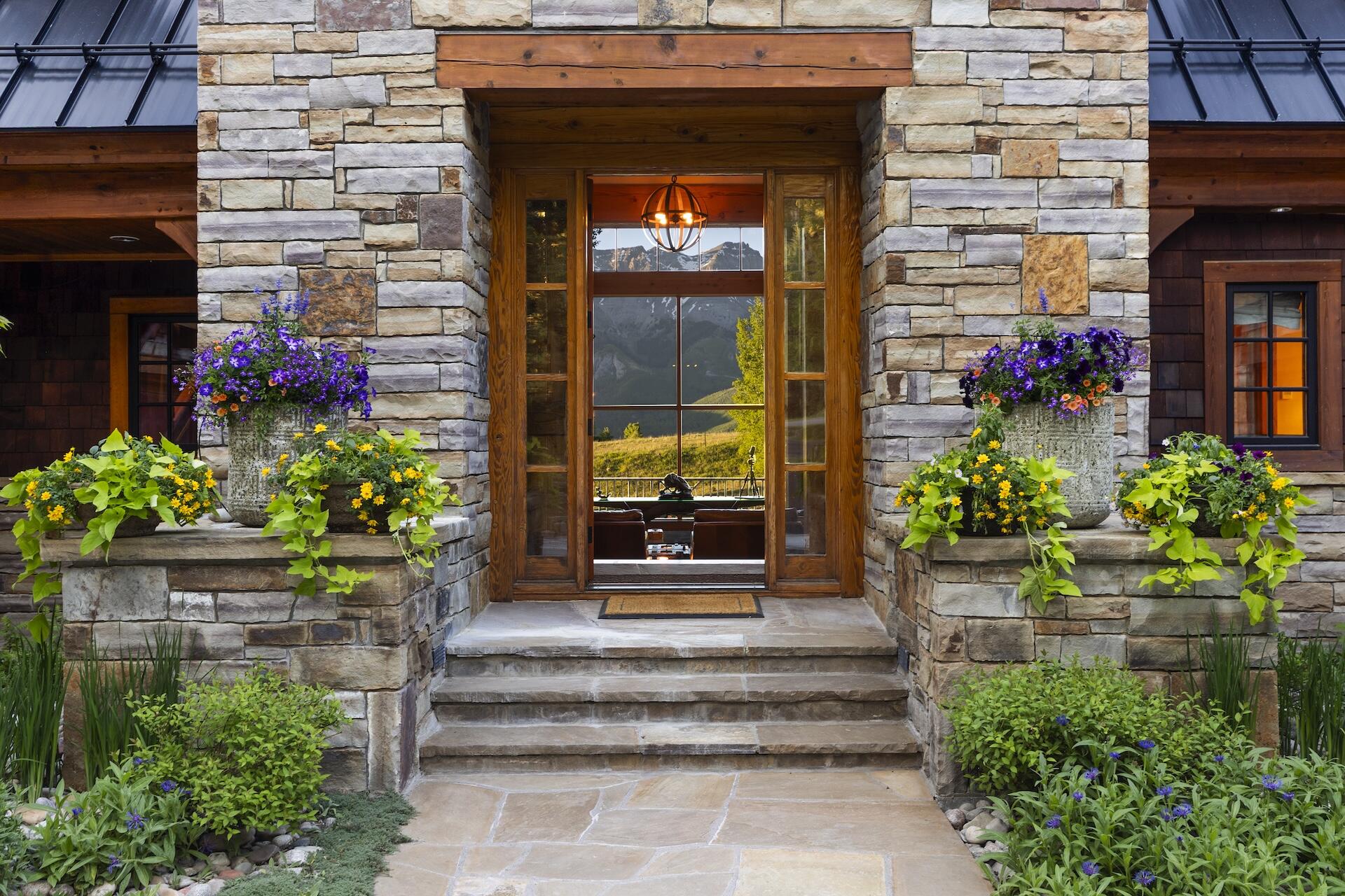 112 Snowfield Drive