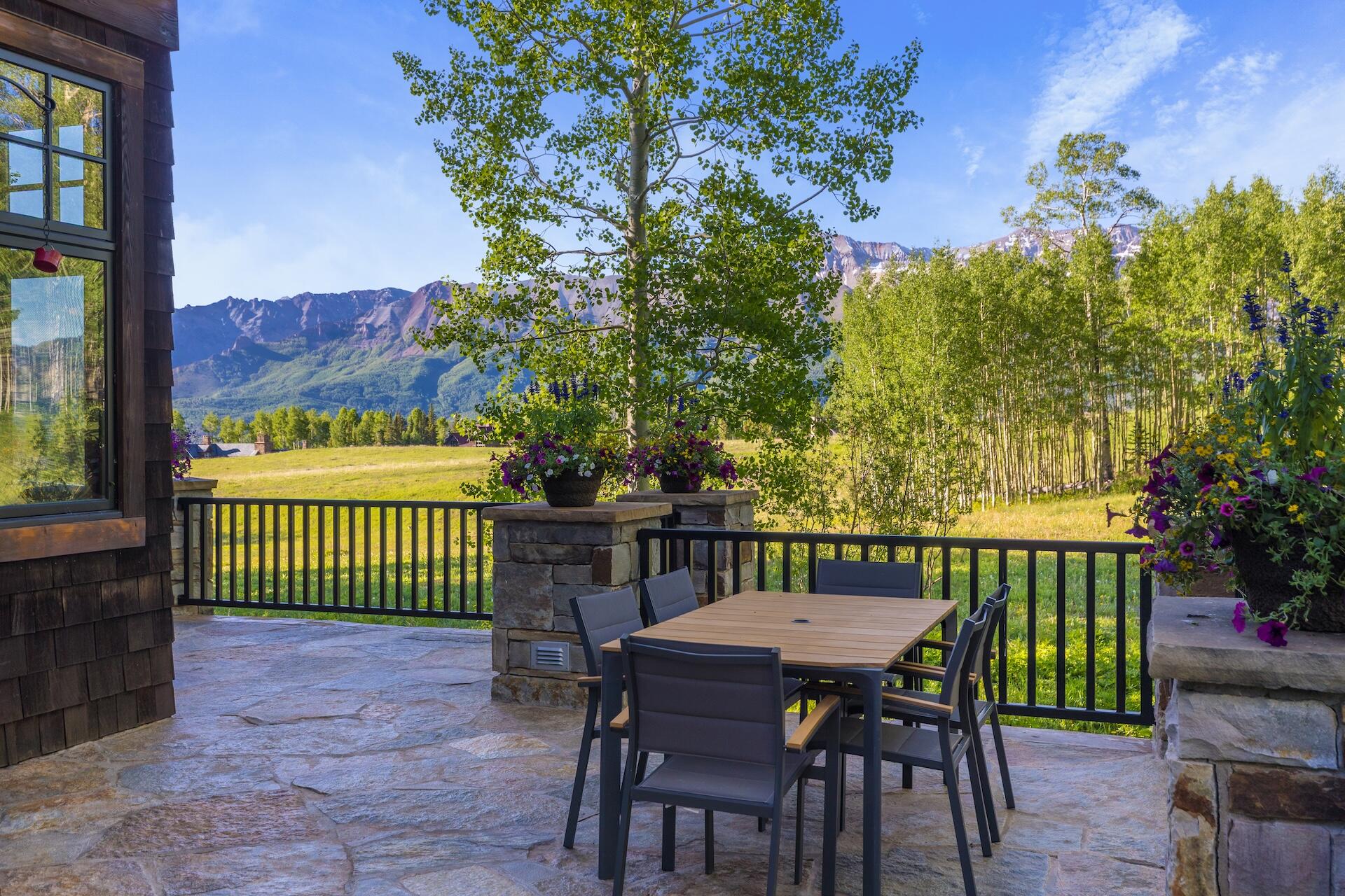 112 Snowfield Drive