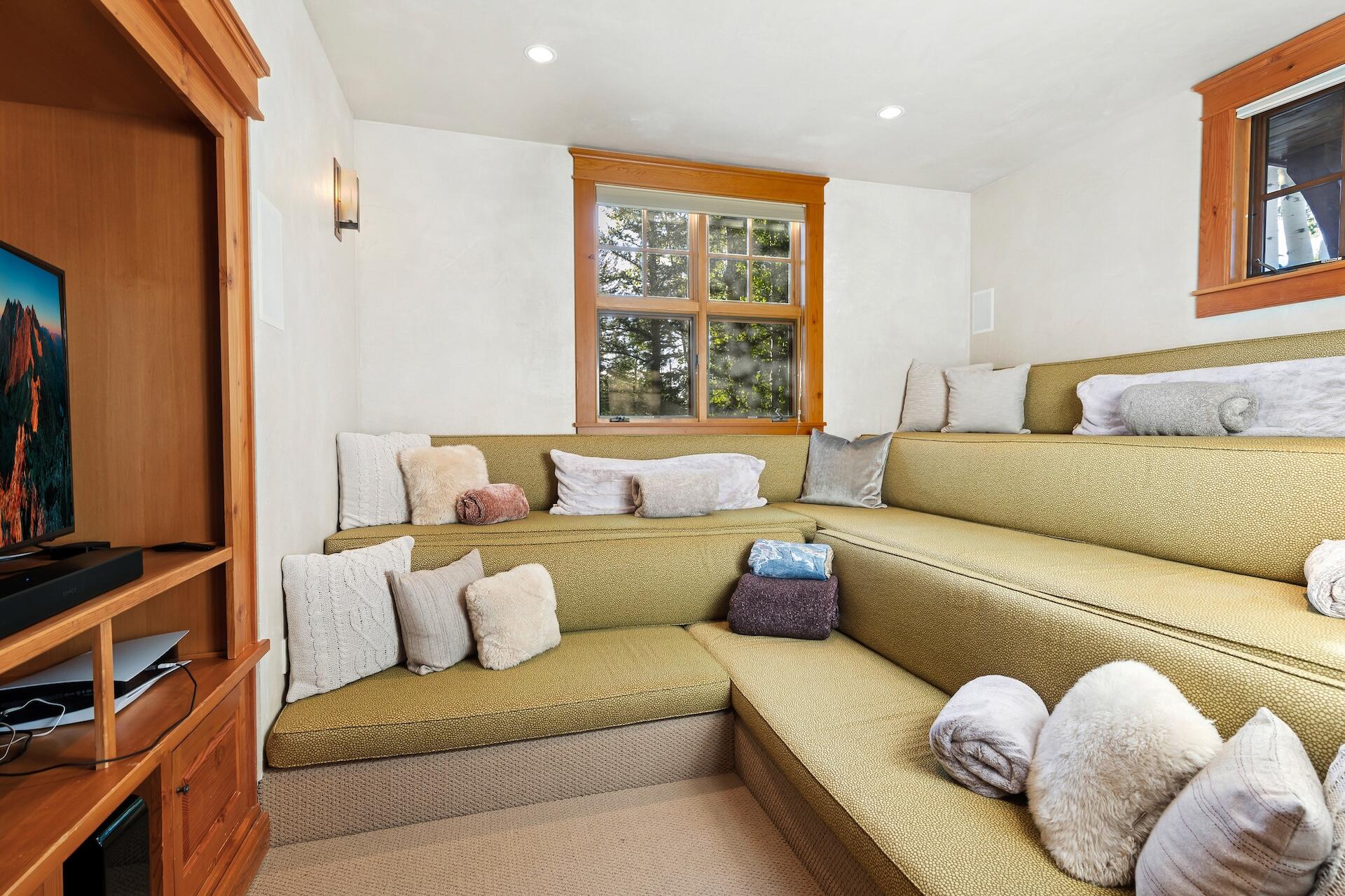 112 Snowfield Drive
