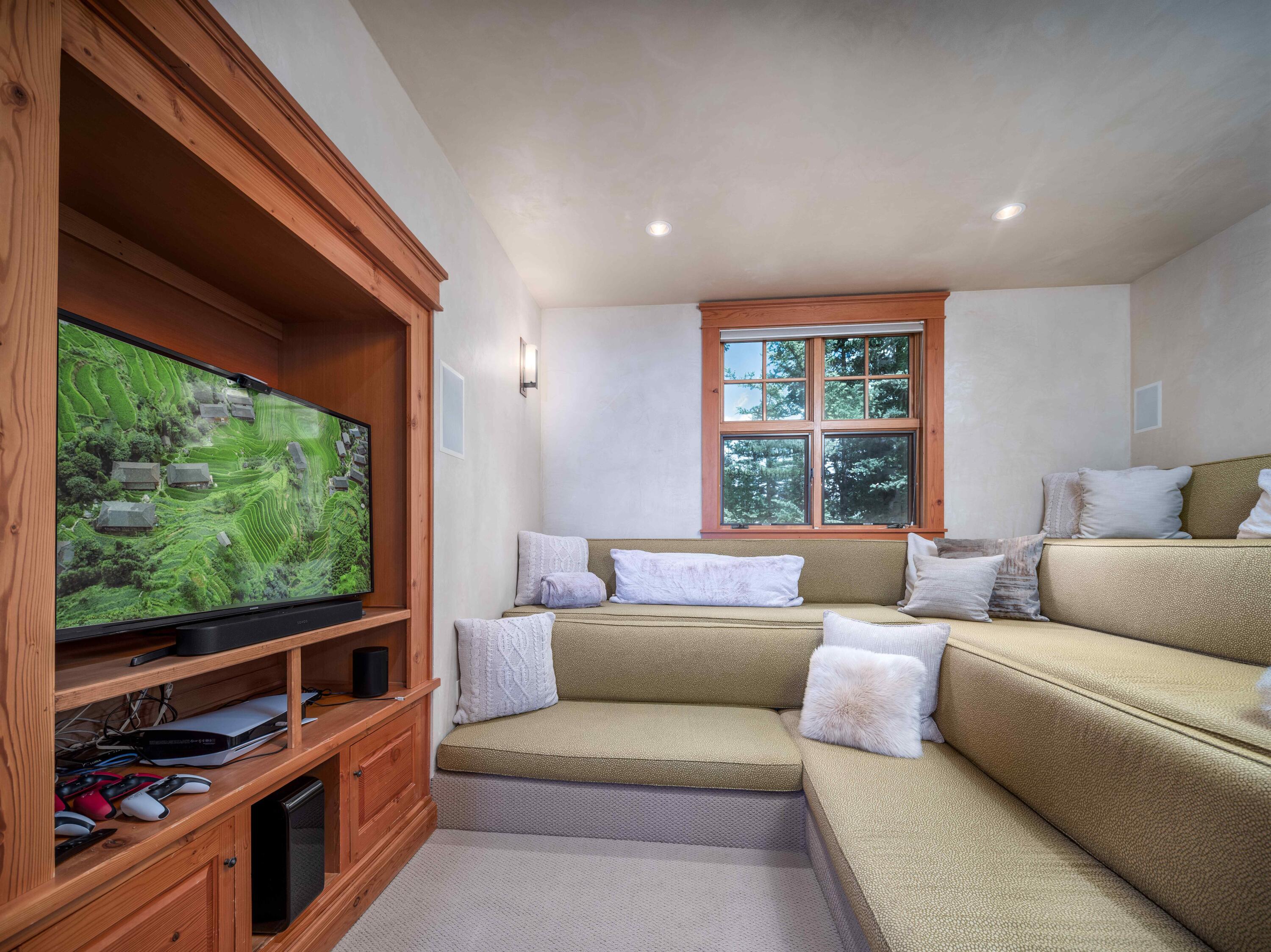 112 Snowfield Drive