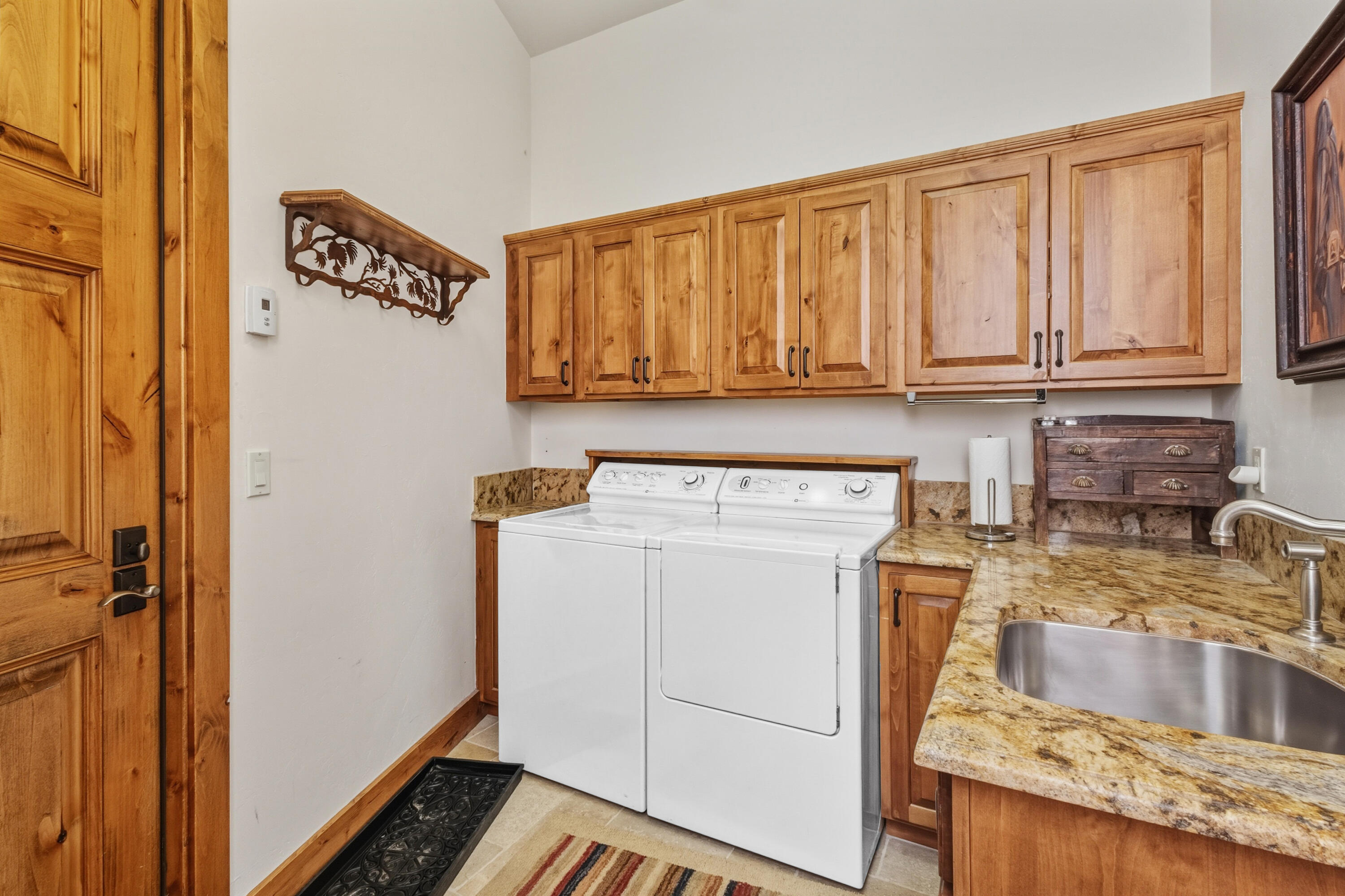 108 Lone Fir Lane