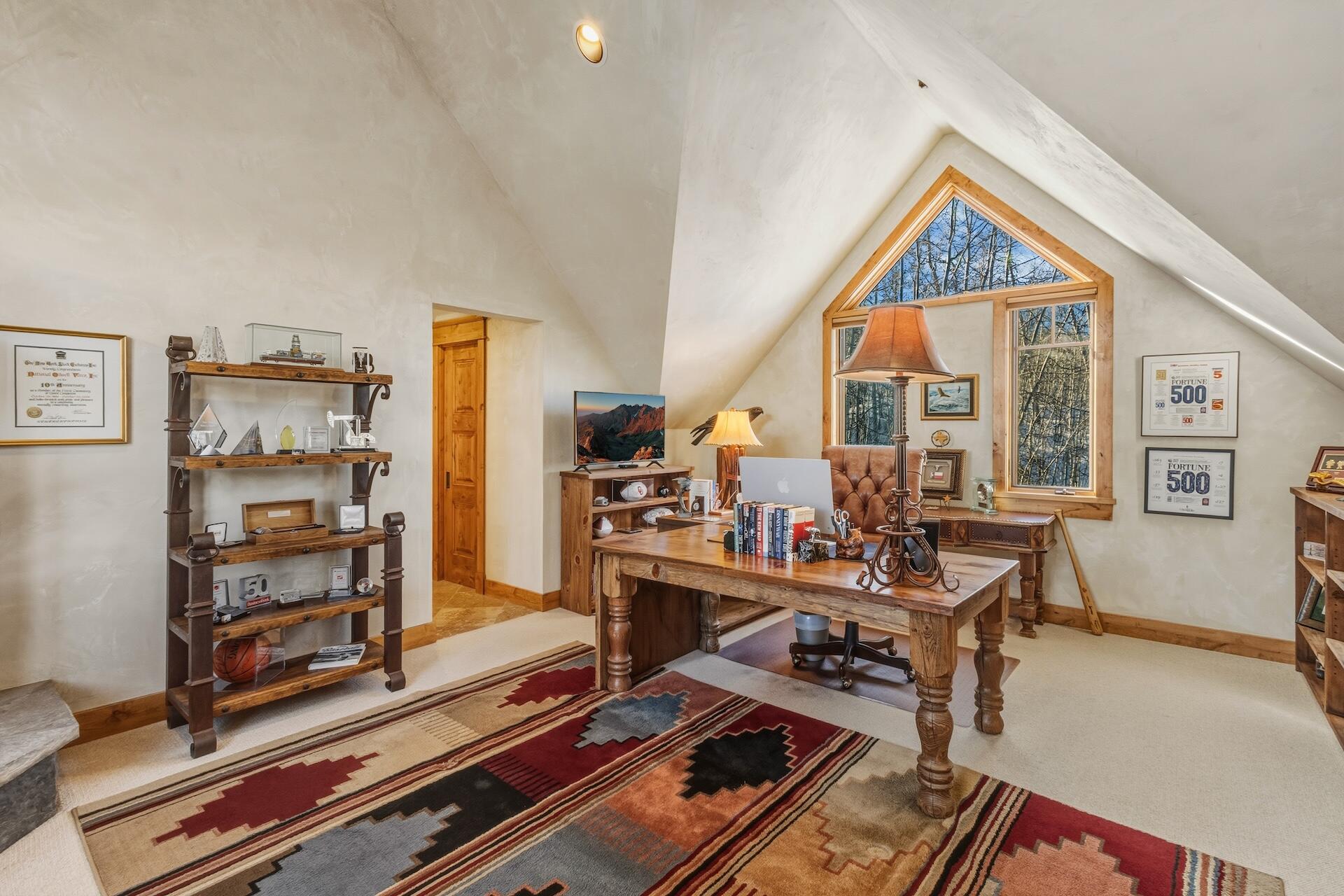 108 Lone Fir Lane
