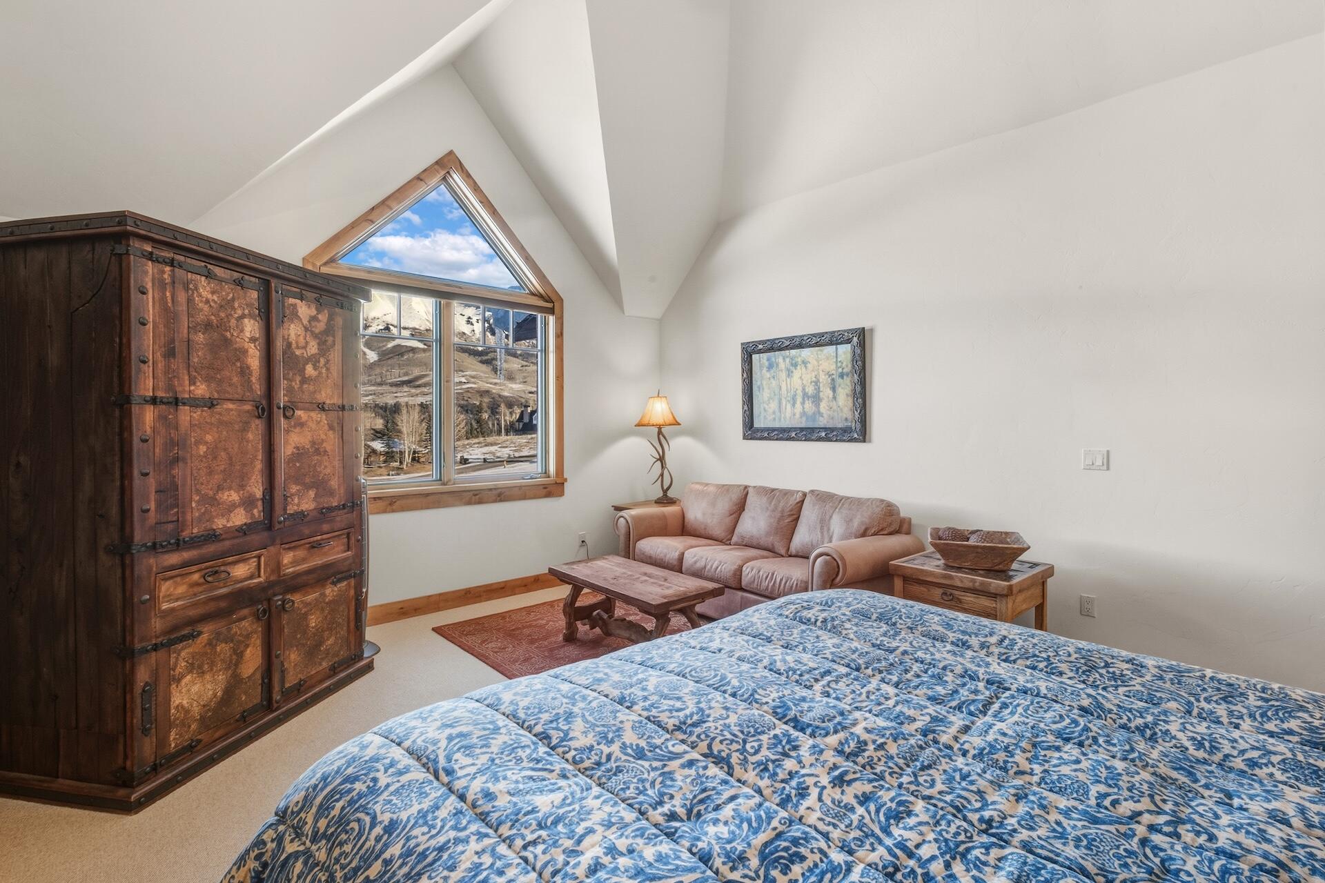 108 Lone Fir Lane