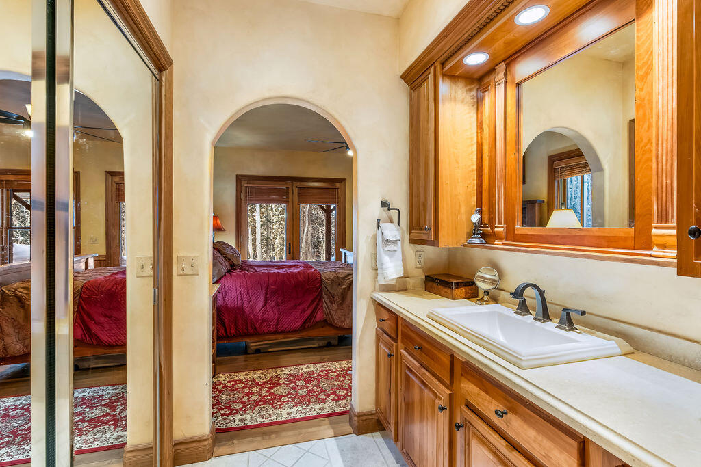110 Saddle Horn Lane