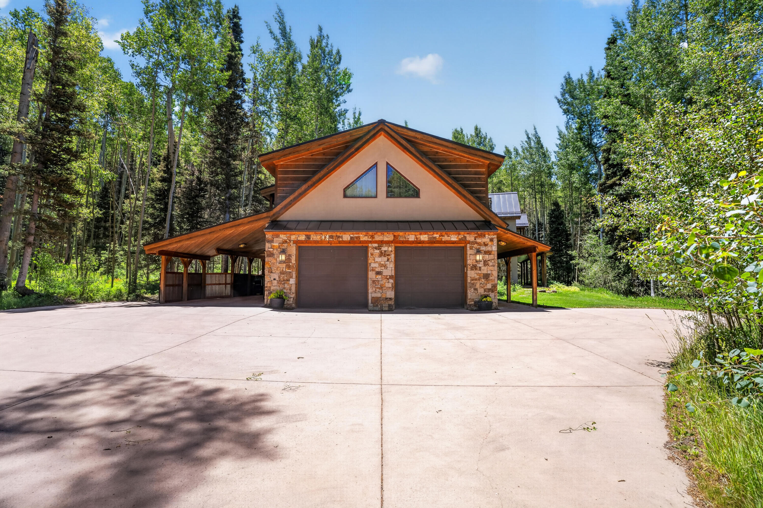 110 Saddle Horn Lane