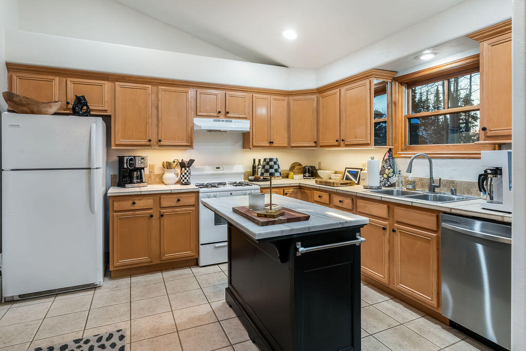 110 Saddle Horn Lane